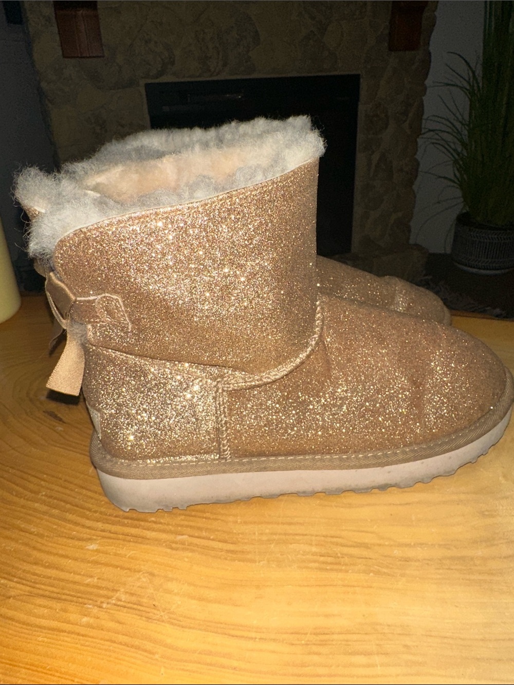 💛💛💛Gold UGG Glitter Fur-Lined Boots